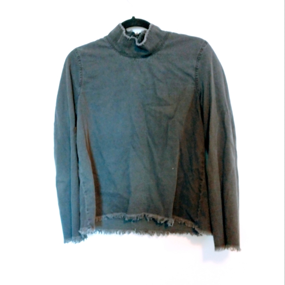 Gap faded black turtleneck with raw hem and sleeves. Zipper in the back size sm